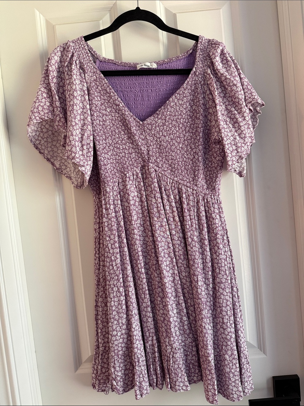 In Bloom Lavender Floral V‑Neck Puff Sleeve Dress